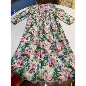 Saybury Women’s Vintage Floral Snap Front Nightgown Size Large